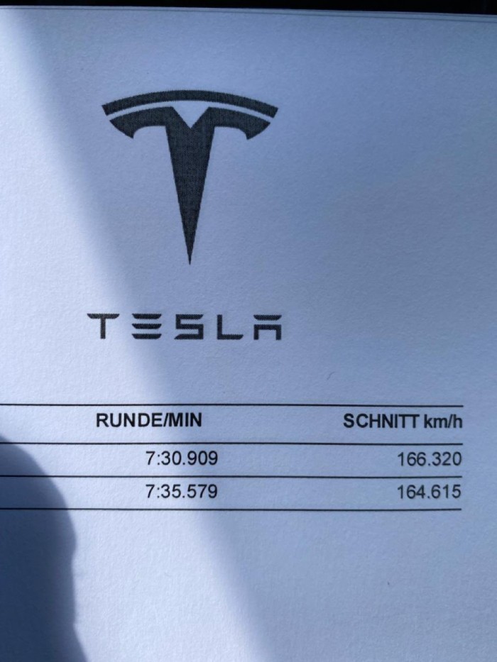 特斯拉凭借新款Model S Plai创造了纽伯格林赛道世界纪录